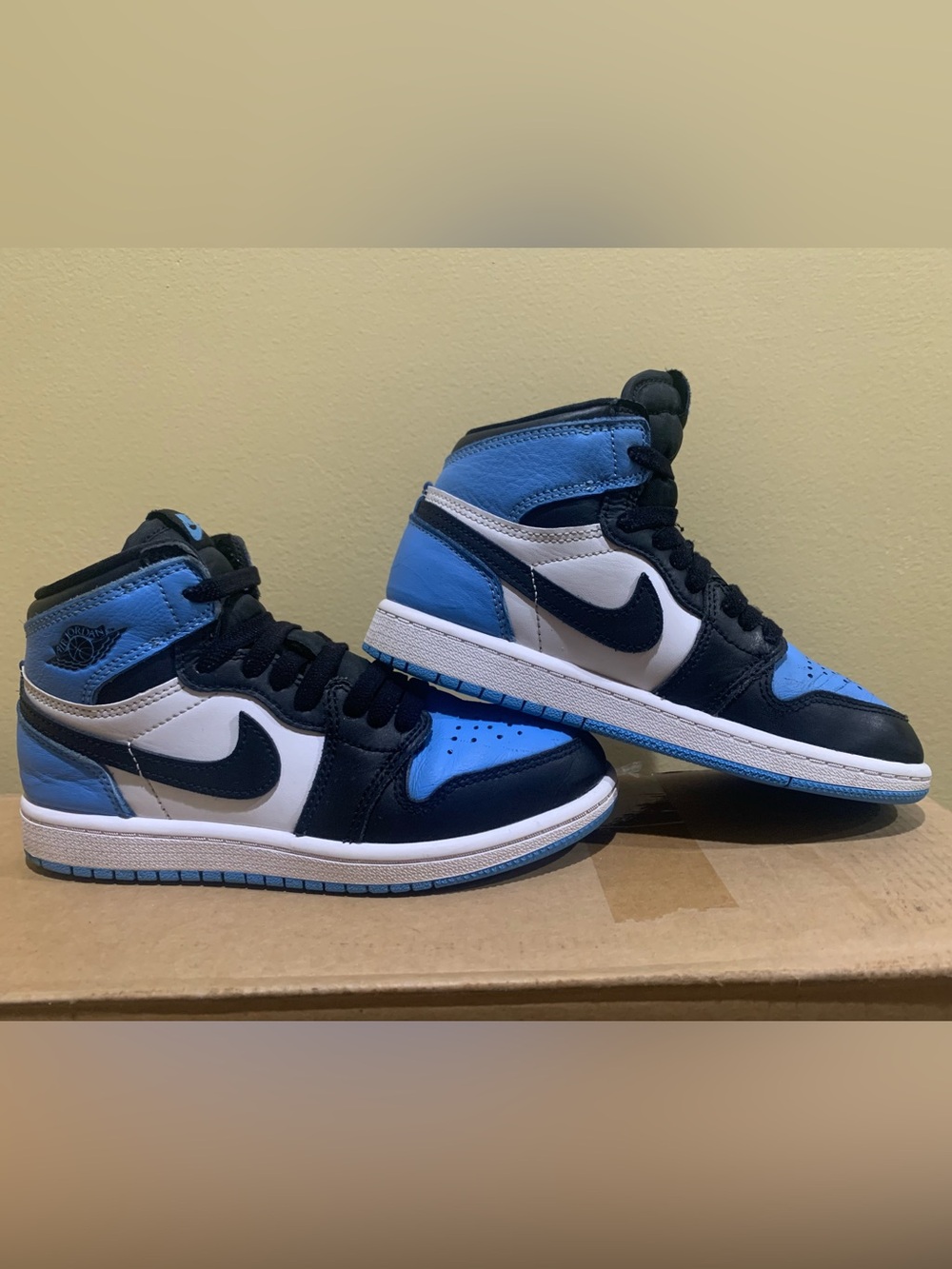 Kids Nike Air Jordan 1 Retro